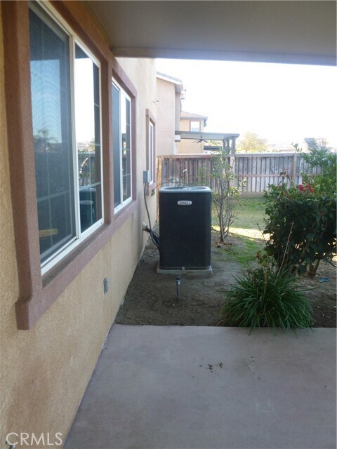Building Photo - 9349 Golden Lantern Rd