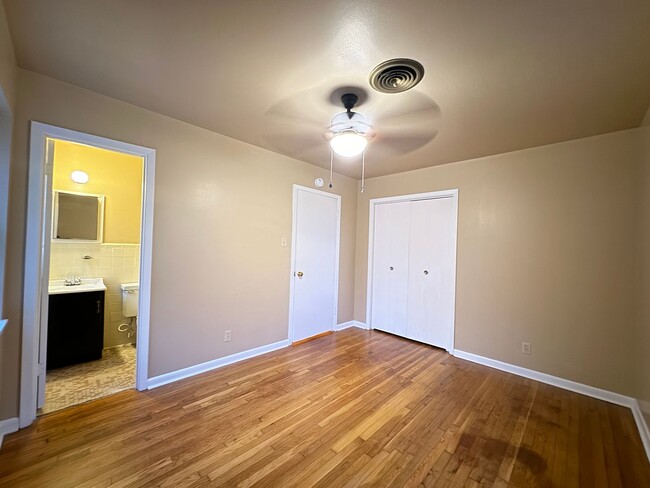 Building Photo - 360 Virtual Tour Available