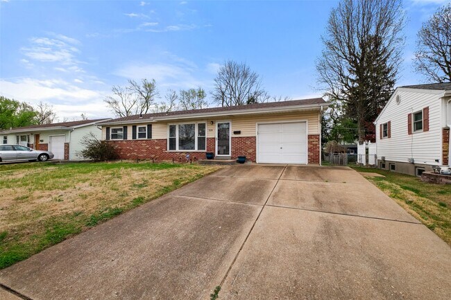 Building Photo - 526 Lynn Haven Ln