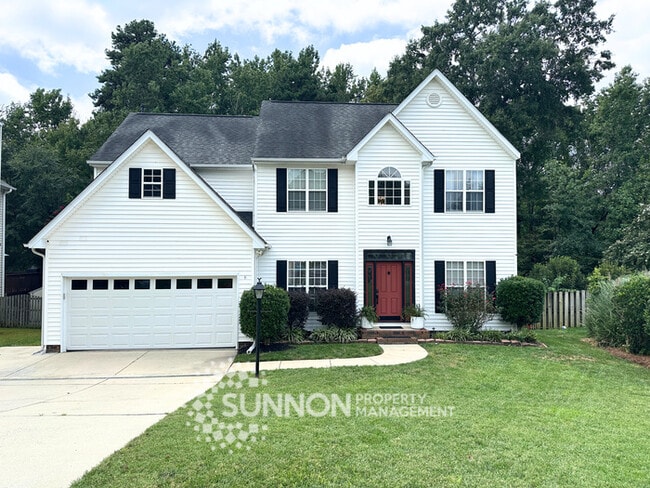 Primary Photo - Spacious 3 bed, 2.5 bath with large bonus