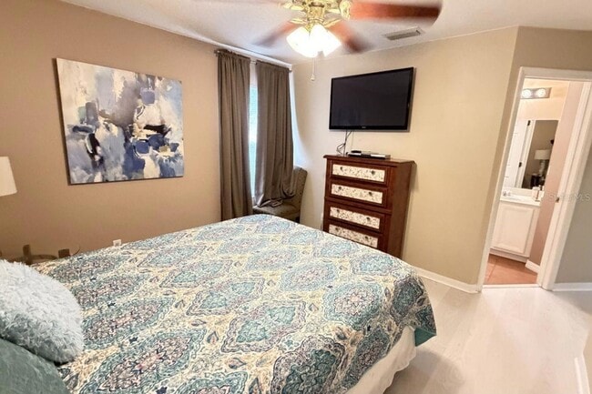 Building Photo - 645 Kettering Rd