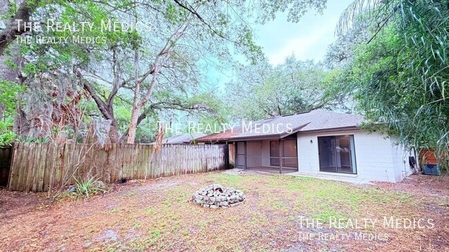 Building Photo - 7909 Richwood Dr