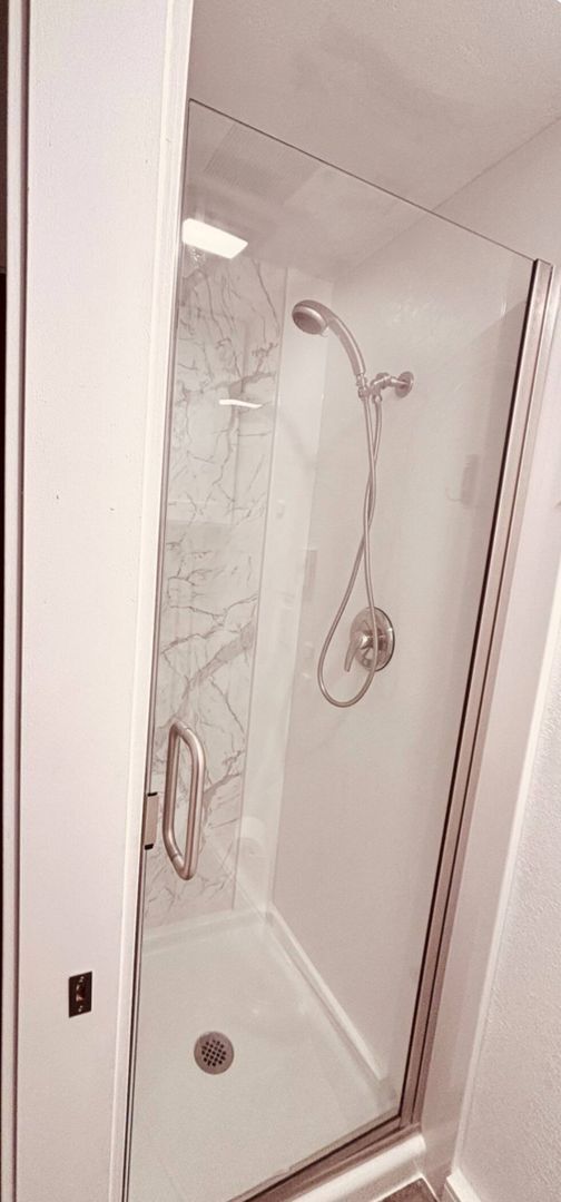 Building Photo - Cozy MIL with water views Camano Island with loft