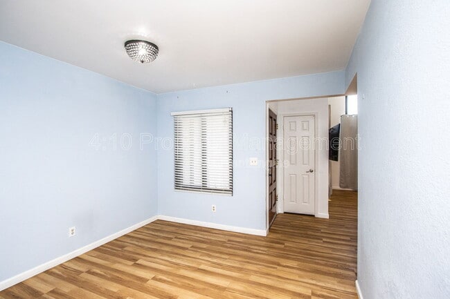 Building Photo - 1718 S Longmore