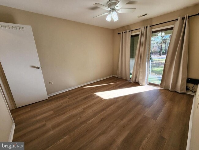 Building Photo - 5 Summit Ct