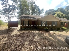 Building Photo - 10 S Creek Rd