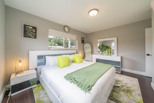 Building Photo - 2101 N 52nd Ave