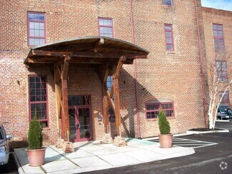 Building Photo - 1 BR / 1 BA Fabulous, One Bedroom in Manch...