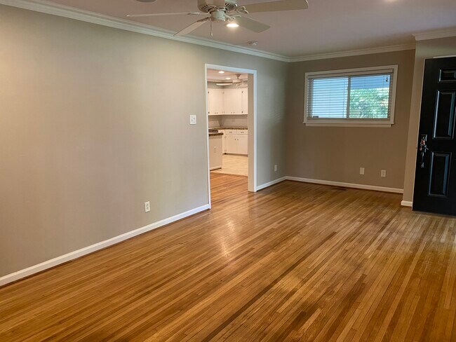 Building Photo - 147 Jewell Rd