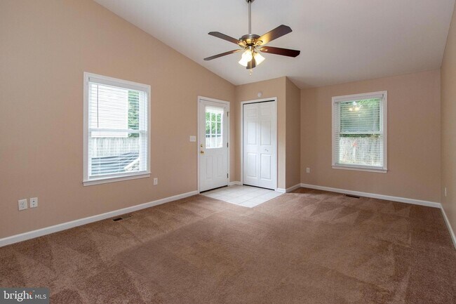 Building Photo - 1036 Hyde Park Dr