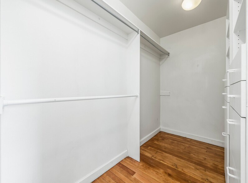 Building Photo - 115 G St
