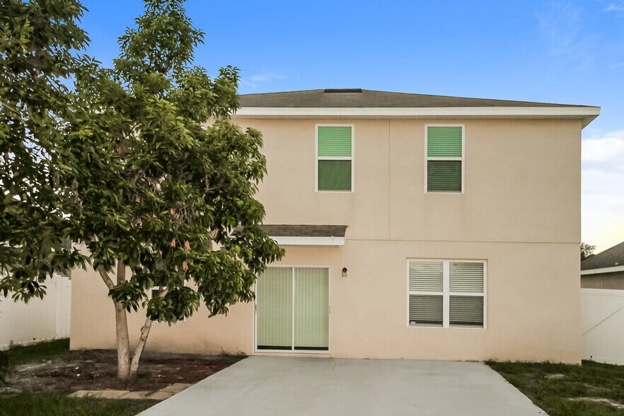 Building Photo - 14471 Finsbury Dr