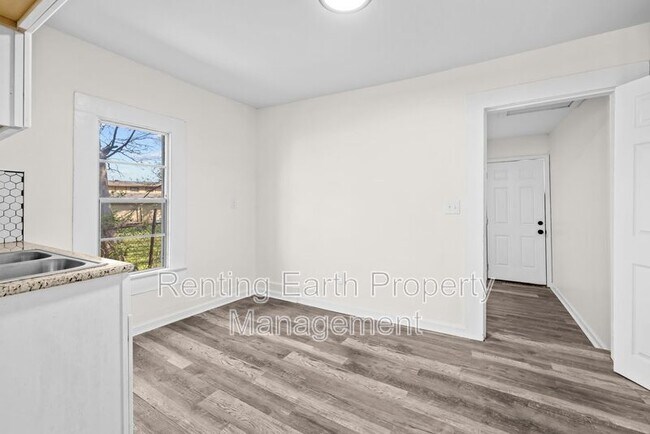 Building Photo - 1209 19th Pl SW