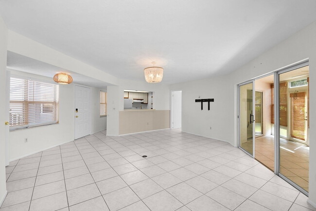 Building Photo - 3254 SE Aster Ln