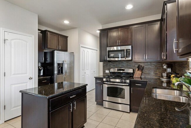 Building Photo - 11217 Persimmon Gap Dr