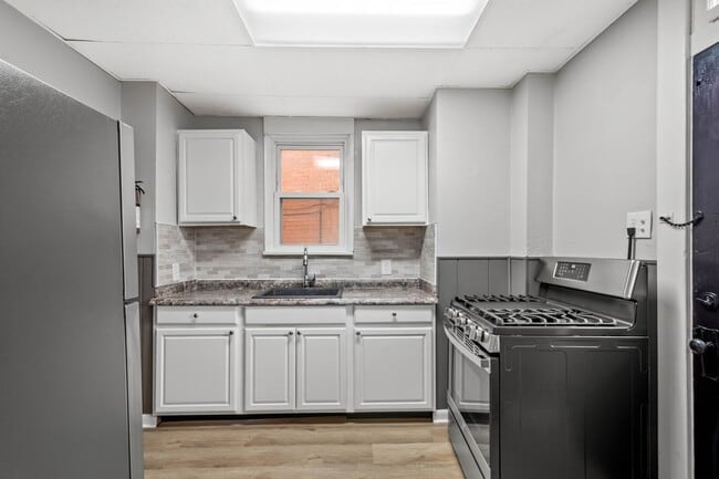 Primary Photo - Updated 3 Bedroom home in Carrick availabl...