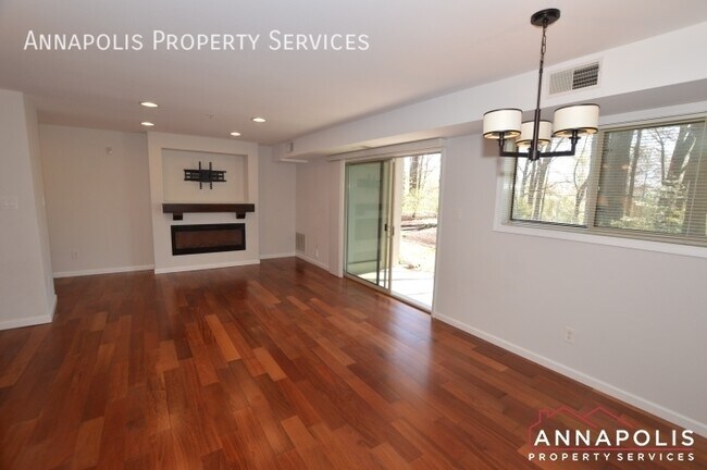 Building Photo - 1117 Primrose Ct