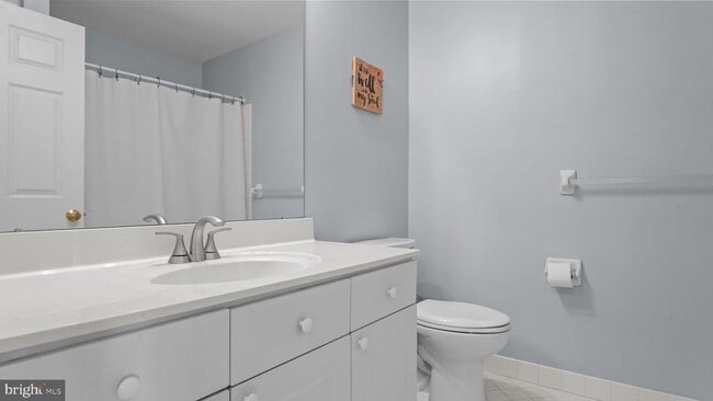 Building Photo - 301 Holly Hill Ct