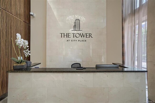 Building Photo - 10 City Pl