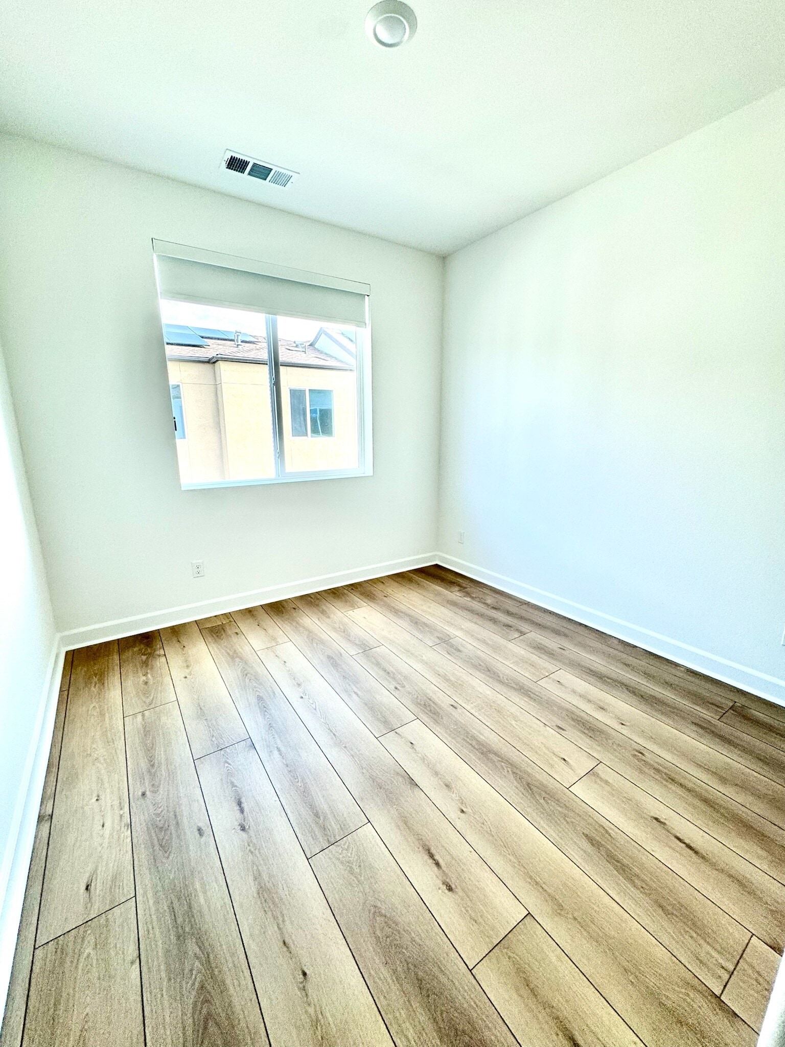 Bedroom 2. Size: 10'x10'. - 14350 Savannah Ct