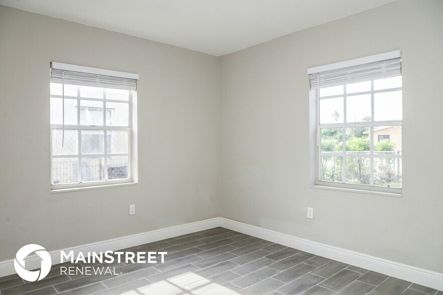 Building Photo - 9311 SW 38th St