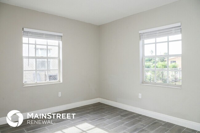 Building Photo - 9311 SW 38th St