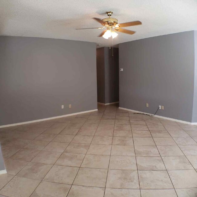 Building Photo - 8206 Talkenhorn