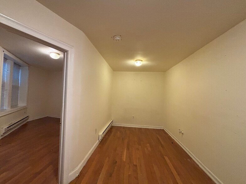 Building Photo - 5902 Madison St