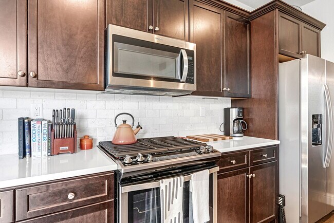 Building Photo - 2815 N Leya Dr