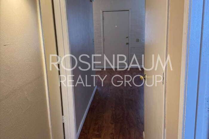 Building Photo - 1518 E Hedrick Dr