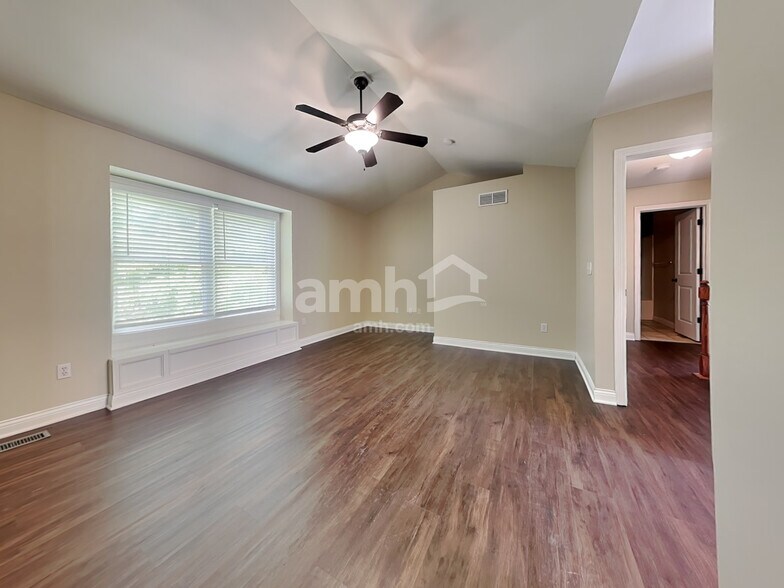 Building Photo - 2016 Winter Hvn