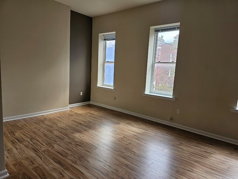 Building Photo - 1012 W Lafayette Ave