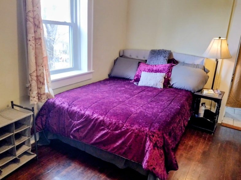 Building Photo - 311 12th St