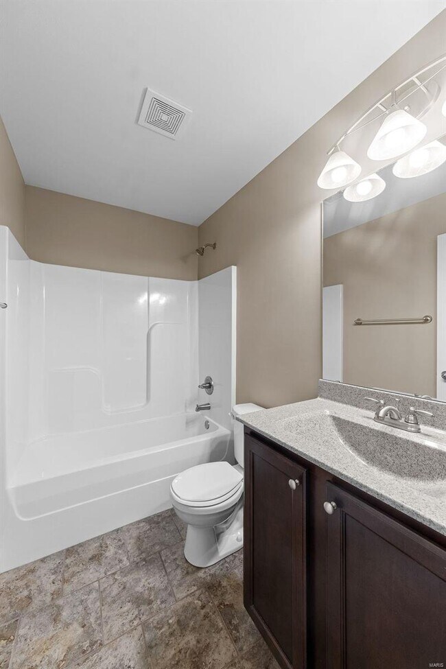 Building Photo - 101 Shadow Pointe Dr