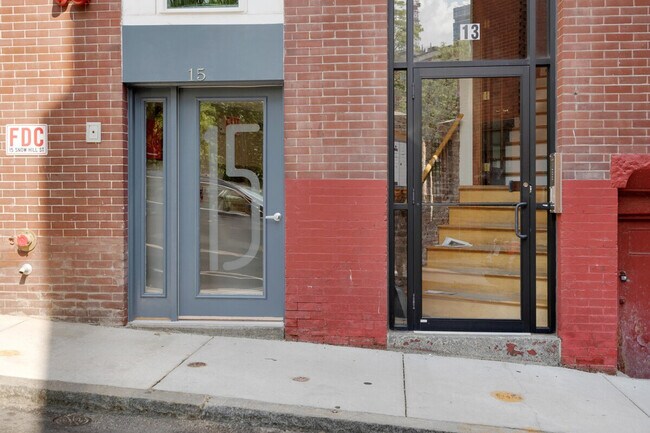 Building Photo - 152 Salem St