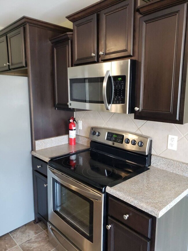 Building Photo - Gorgeous 4 Bedroom Home in Brookshire!