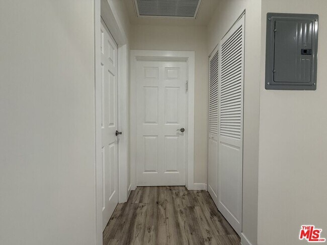 Building Photo - 5248 Whitsett Ave