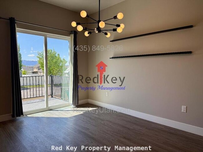 Building Photo - Glen Eagles Ct. Townhouse