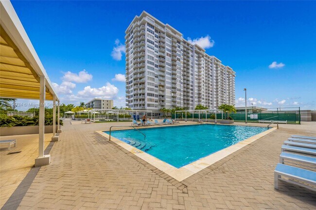 Building Photo - 18081 Biscayne Blvd