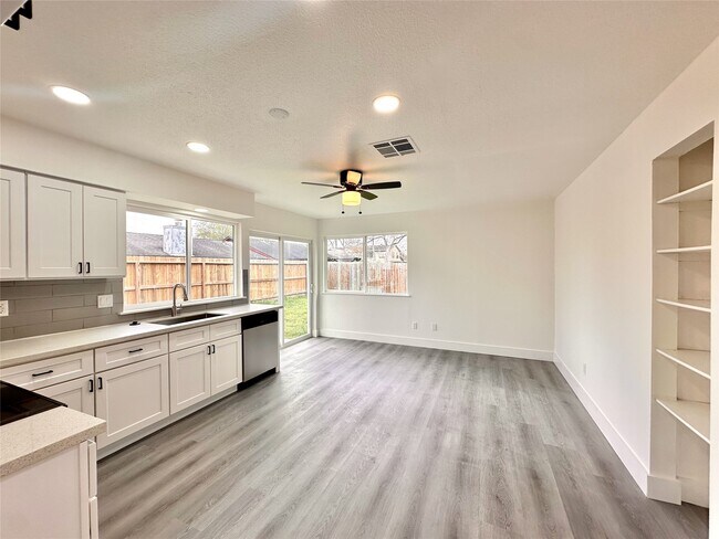 Building Photo - 13754 Shirebrook Dr