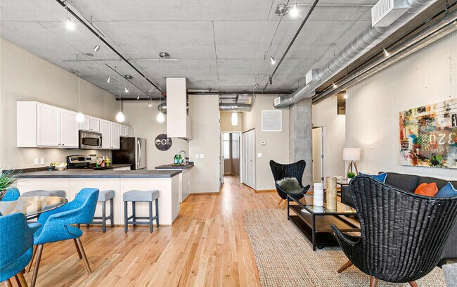 Building Photo - 290 W 12th Ave