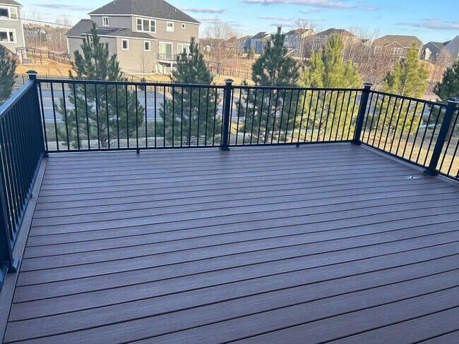 Building Photo - Awesome updated Plymouth home