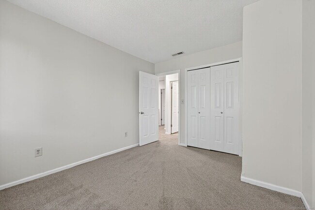 Building Photo - 128 Conestoga Way