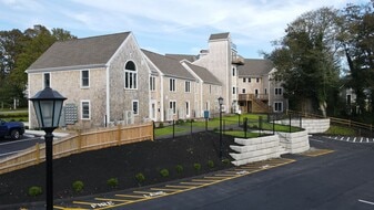 Building Photo - 328 Bank St