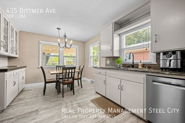 Building Photo - 435 Dittmer Ave