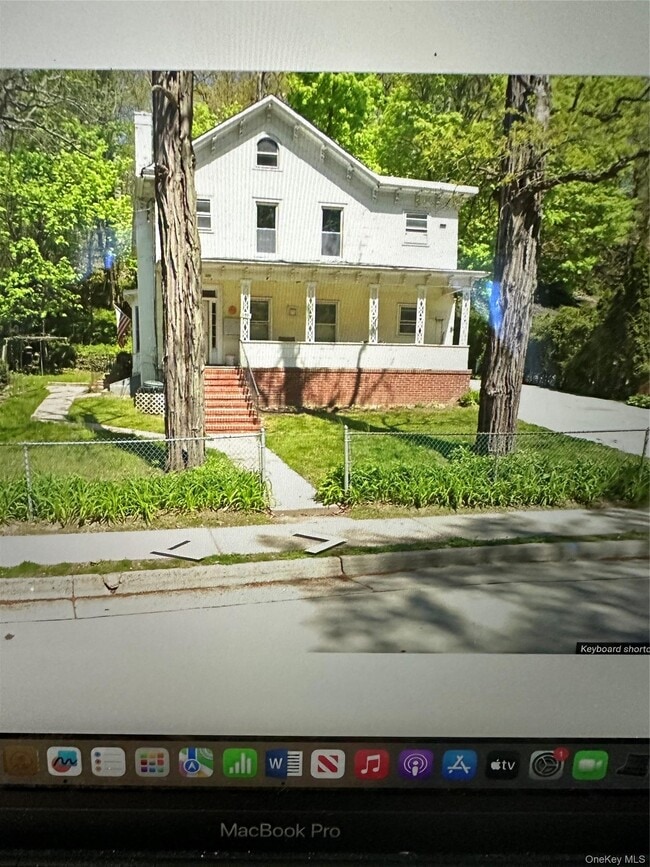Building Photo - 359 Main St