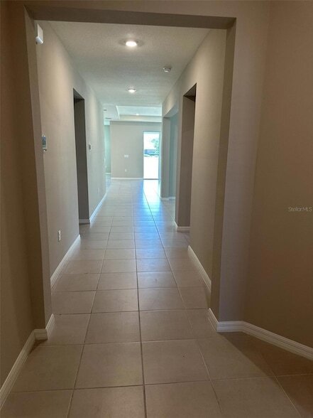 Building Photo - 4970 NW 39th Lp