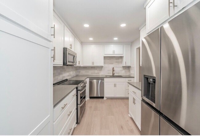 Building Photo - 4904 Arborlawn Dr