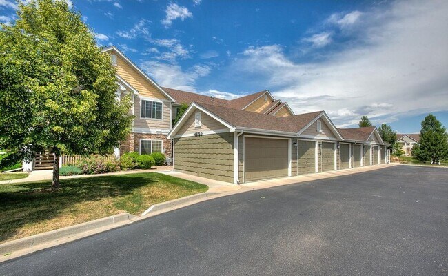 garage #6 - 4815 Hahns Peak Dr