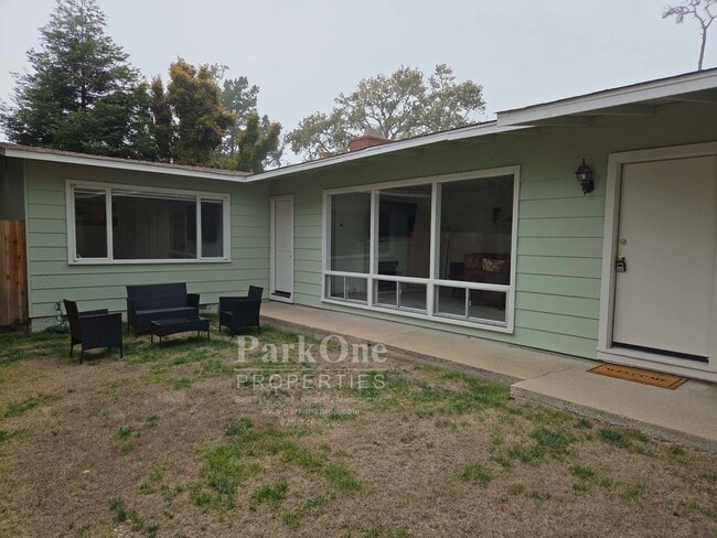 Building Photo - Super Cute Carmel Home Available for Long ...